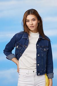 Janina Jeans Summer Look with Heaven Background 3
