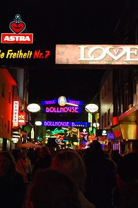 Grosse Freiheit by Night