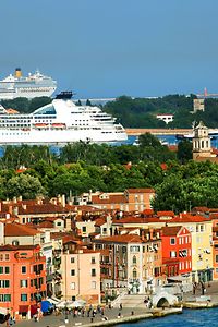 Barco de cruceros en Venecia