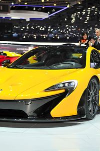 McLaren P1 giallo